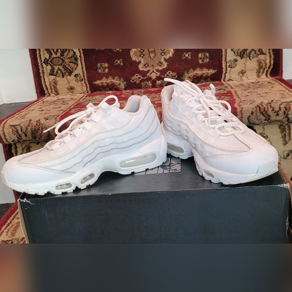 Nike Air Max 95 Premium Triple White (Unisex) - Picture 8 of 10
